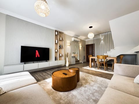 TV and multimedia, Living room, Seating area