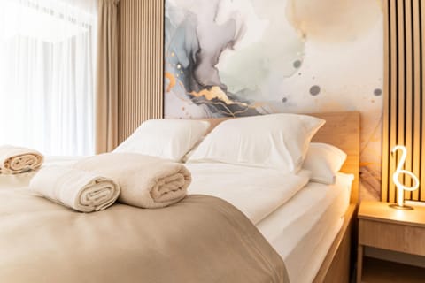 Bed, Photo of the whole room, Bedroom, towels