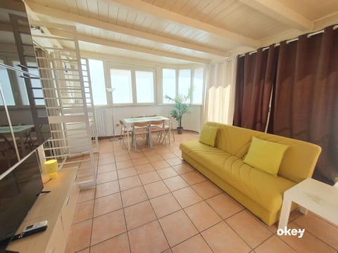 TV and multimedia, Balcony/Terrace, Balcony/Terrace, Living room, Dining area