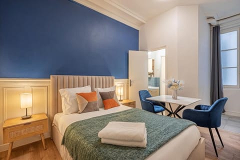 Bed, Photo of the whole room