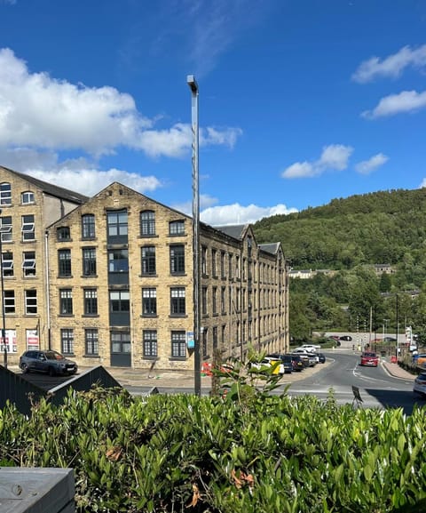 Property building, Neighbourhood