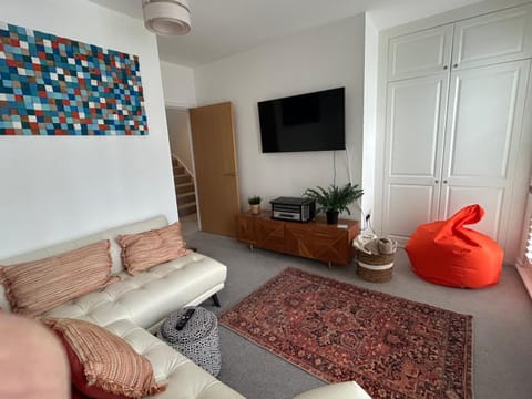 Homely Regency Style house in the heart of Cheltenham House in Cheltenham