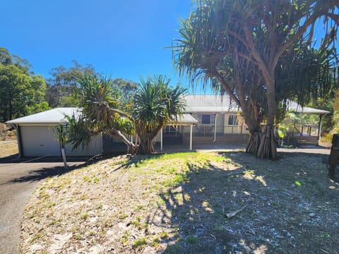 Property building, Location