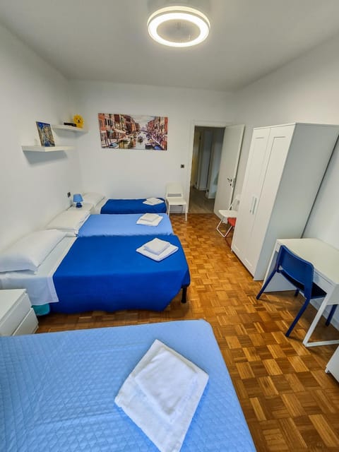 Bed, Photo of the whole room, Seating area, Bedroom, wardrobe