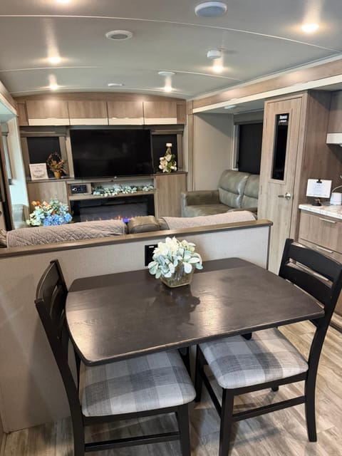 Paradise Apartment in Town N Country