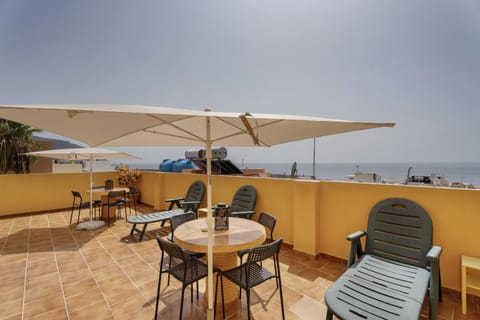 Property building, Balcony/Terrace, Living room