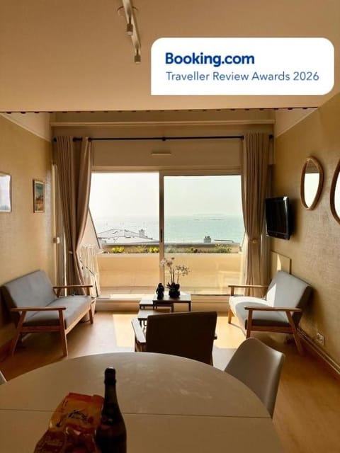 Duplex vue mer à Rochebonne Plage Parking Apartment in St-Malo