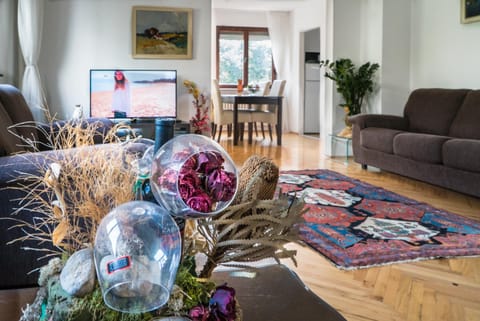 Living room, Decorative detail