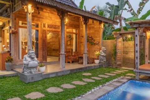 Property building, Balcony/Terrace, Swimming pool