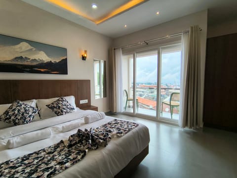 Bed, View (from property/room), Balcony/Terrace, Bedroom