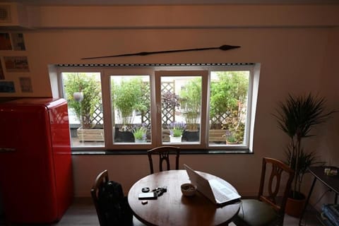 Vintage Soul, Green Vibes, Heart of the City Apartment in Ixelles