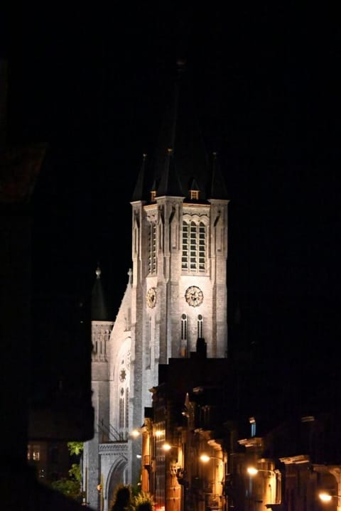 Vintage Soul, Green Vibes, Heart of the City Apartment in Ixelles