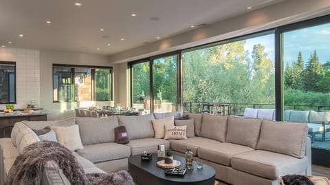 Patio, Living room, Seating area, Dining area