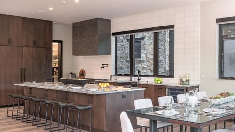 Dining area, stove, kitchen