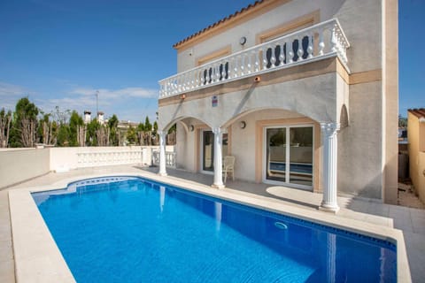 Hot Tub, Swimming pool, sunbed