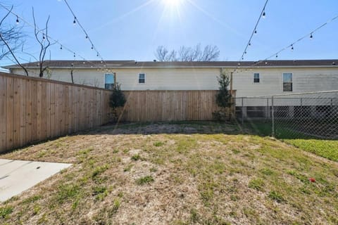 Immaculate Superdome Home Parking Yard TVs Ensuite House in New Orleans