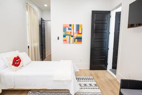 Shimmering New NOLA Home TVs in Bedrooms & Parking House in New Orleans