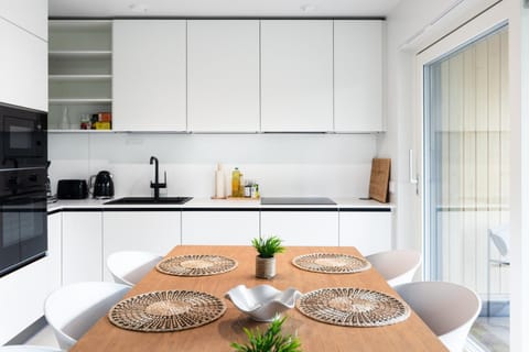 Dining area, kitchen