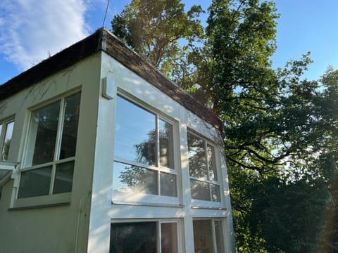 Altes Zeichenstudio im Grünen Apartment in Murnau am Staffelsee