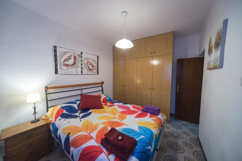 Bed, Photo of the whole room, Bedroom, wardrobe