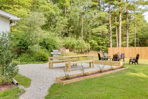 Home Close to Downtown Frankfort, Walk to Beach! House in Frankfort