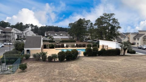 LR Little River lovely 1 bedroom condo with pool House in Little River