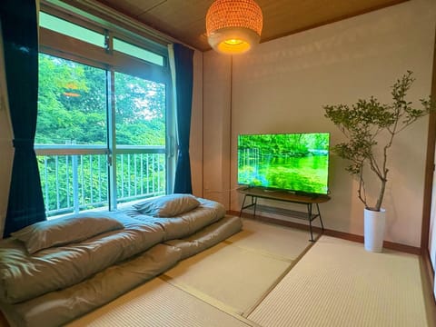 TV and multimedia, Garden view