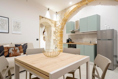 Kitchen or kitchenette, Living room, kitchen