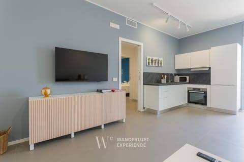 TV and multimedia, Kitchen or kitchenette, oven, stove