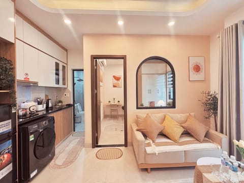 Living room, Seating area, Dining area, stove