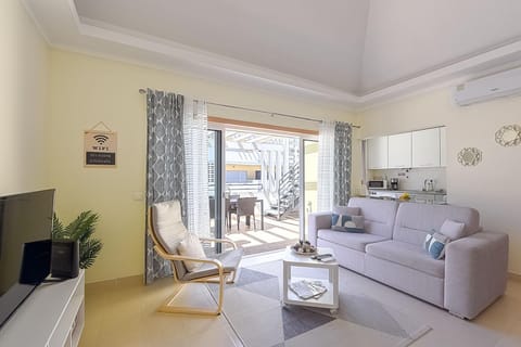 TV and multimedia, Living room, air conditioner