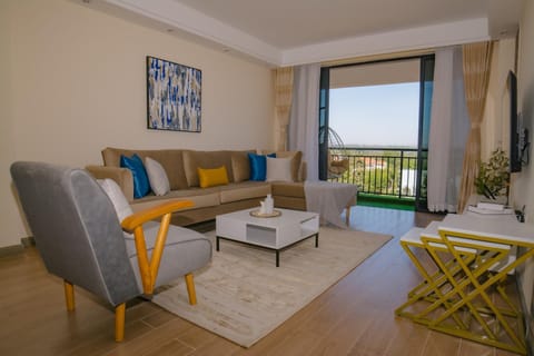Patio, View (from property/room), Balcony/Terrace, Living room, Seating area, Dining area