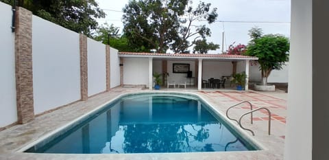 Swimming pool, Swimming pool