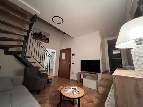 Appartamento La Rosa - Relax e comfort nel centro storico Apartment in Foligno