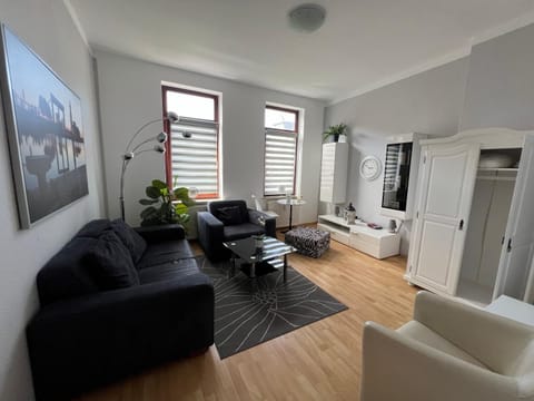 Living room, Photo of the whole room, Seating area, wardrobe