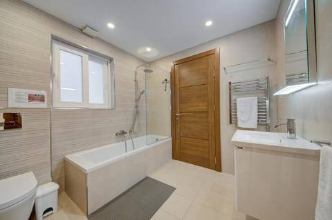 Luxurious and Spacious apartment with BBQ Apartment in Saint Paul's Bay