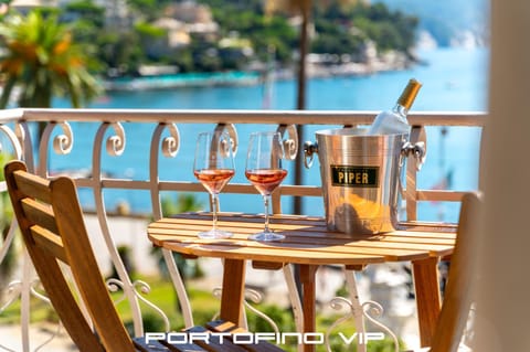 Dipinto di blù by PortofinoVip Apartment in Santa Margherita Ligure