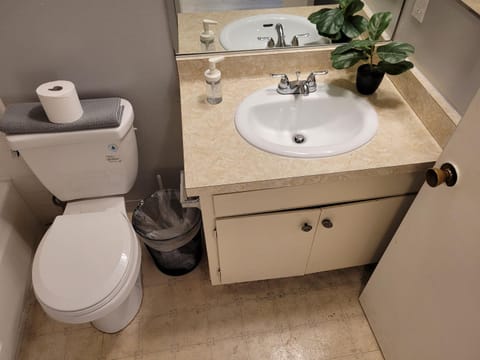 Beverly Hills Nest Apartment in Beverly Hills