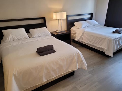 Beverly Hills Nest Apartment in Beverly Hills