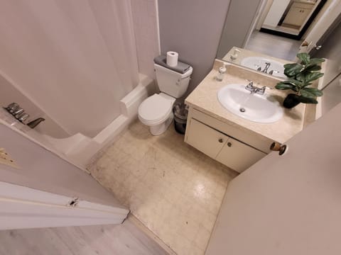 Beverly Hills Nest Apartment in Beverly Hills