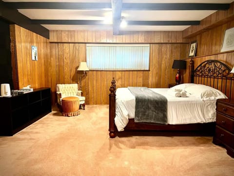 Comfortable private room near UBC-B Bed and Breakfast in Vancouver