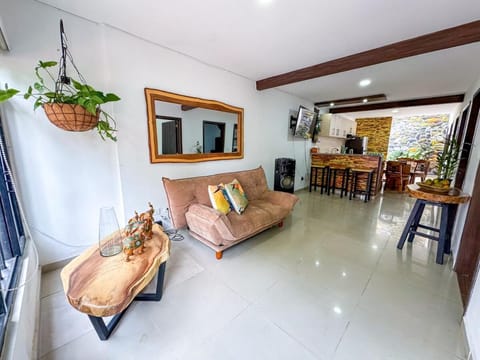 TV and multimedia, Living room, pet friendly