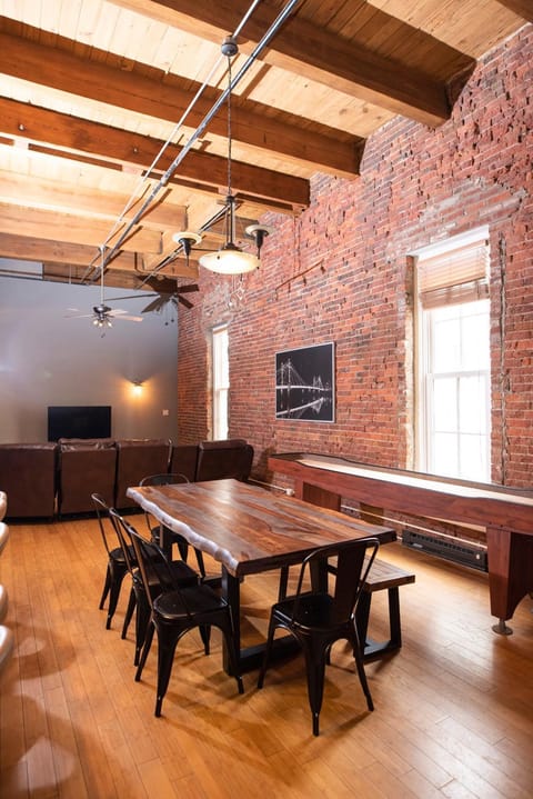 Georgia Street 4 Bedroom Condo Downtown Apartment in Indianapolis