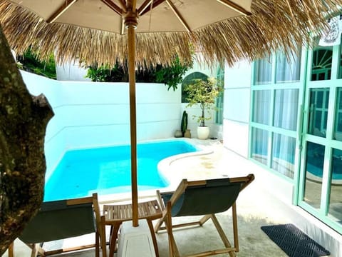 Day, View (from property/room), Pool view, Swimming pool, sunbed