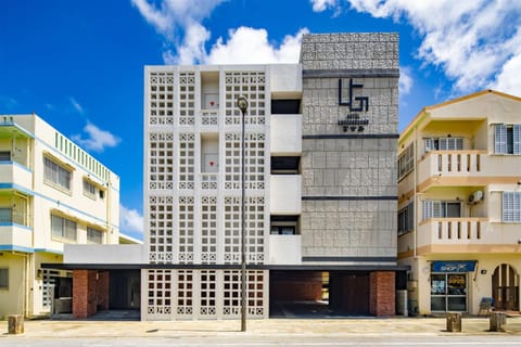 Property building, Day