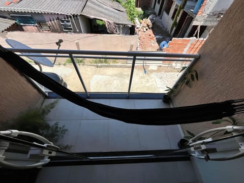 Duplex em Itaúna 4min da Praia que ocorre o WSL, 1min da pista de skate do LS, pracinha com parque infantil, quadra de futebol, tudo isso a 1 min da duplex, perto do comércio, wi-fi super rápido, monitoramento 24hrs Apartment in Saquarema