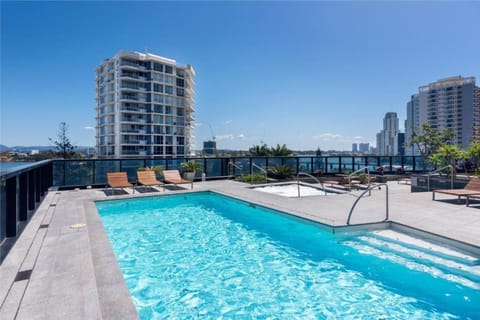 Day, City view, Pool view, Swimming pool, sunbed