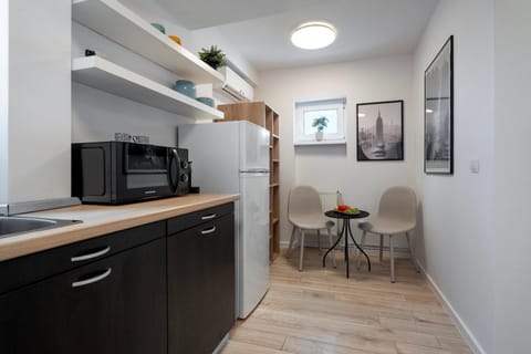 Kitchen or kitchenette, Dining area, pet friendly, toaster