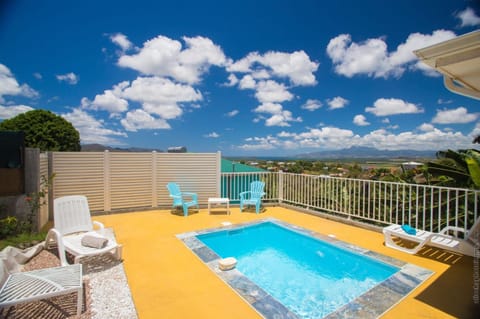 View (from property/room), Mountain view, Swimming pool, sunbed