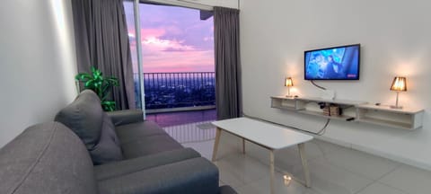 TV and multimedia, Living room, Seating area, Dining area, Evening entertainment, air conditioner